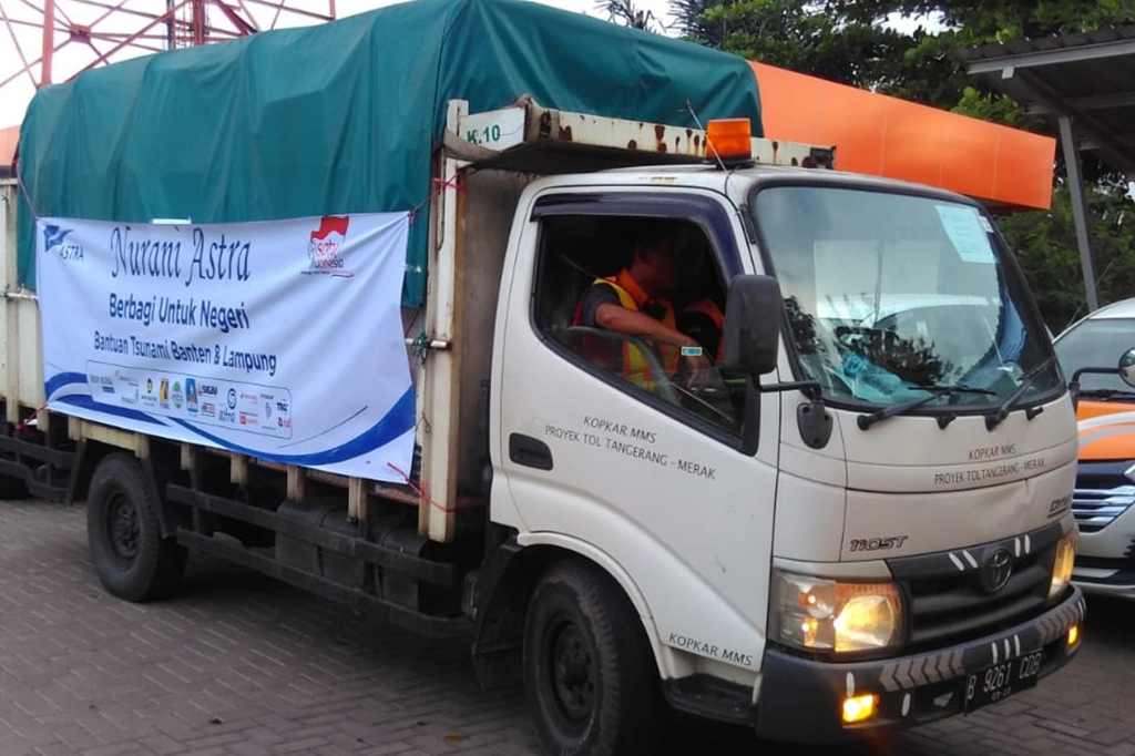 Nurani Astra Distributes Initial Aid of IDR 2 Billion for Tsunami Victims in Banten and Lampung